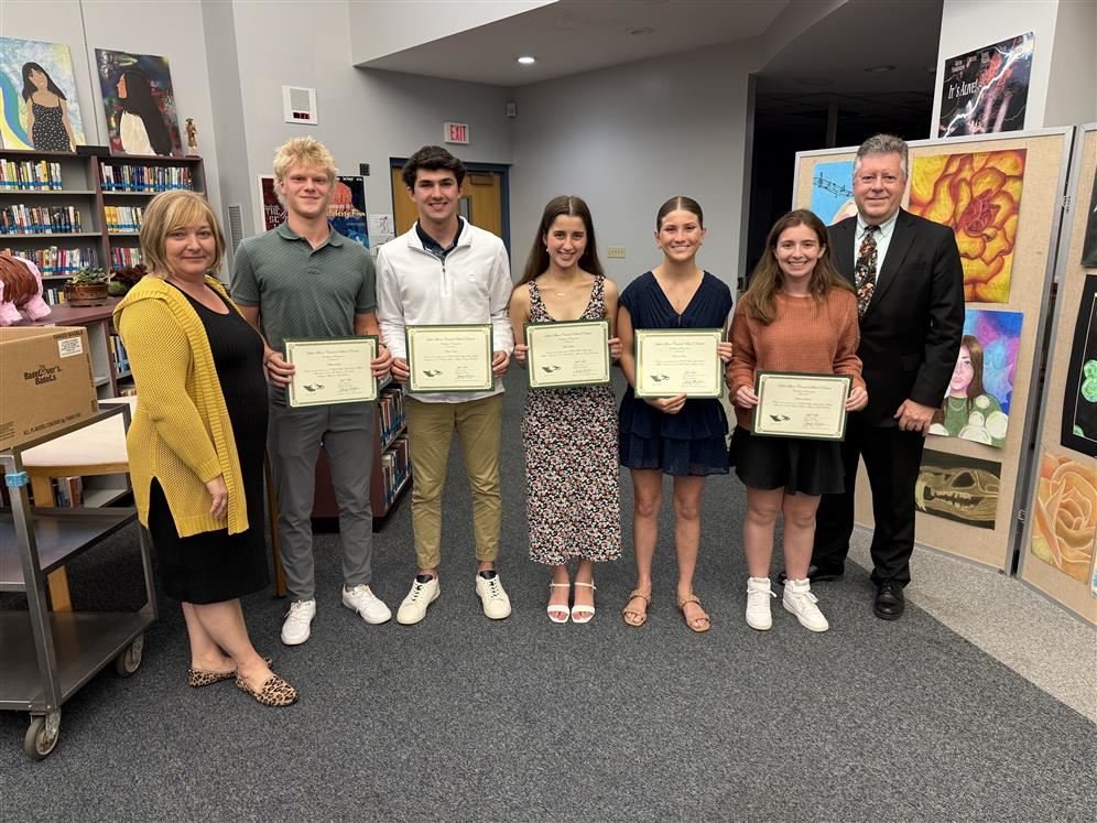  School Board Holds End of Year Meeting, Recognitions